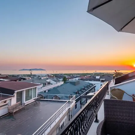 Peaceful Flat With Adalar View, Balcony And Terrace In Maltepe *