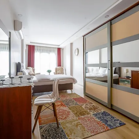 Apartment Peaceful Flat With Adalar View, Balcony And Terrace In Maltepe *