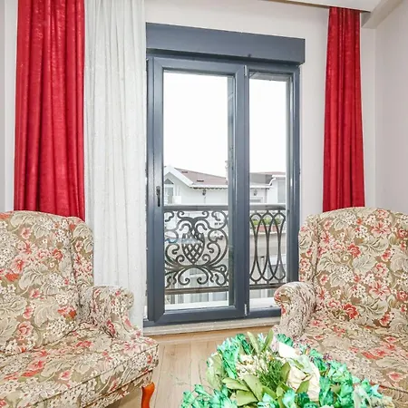 Apartment Peaceful Flat With Adalar View, Balcony And Terrace In Maltepe *